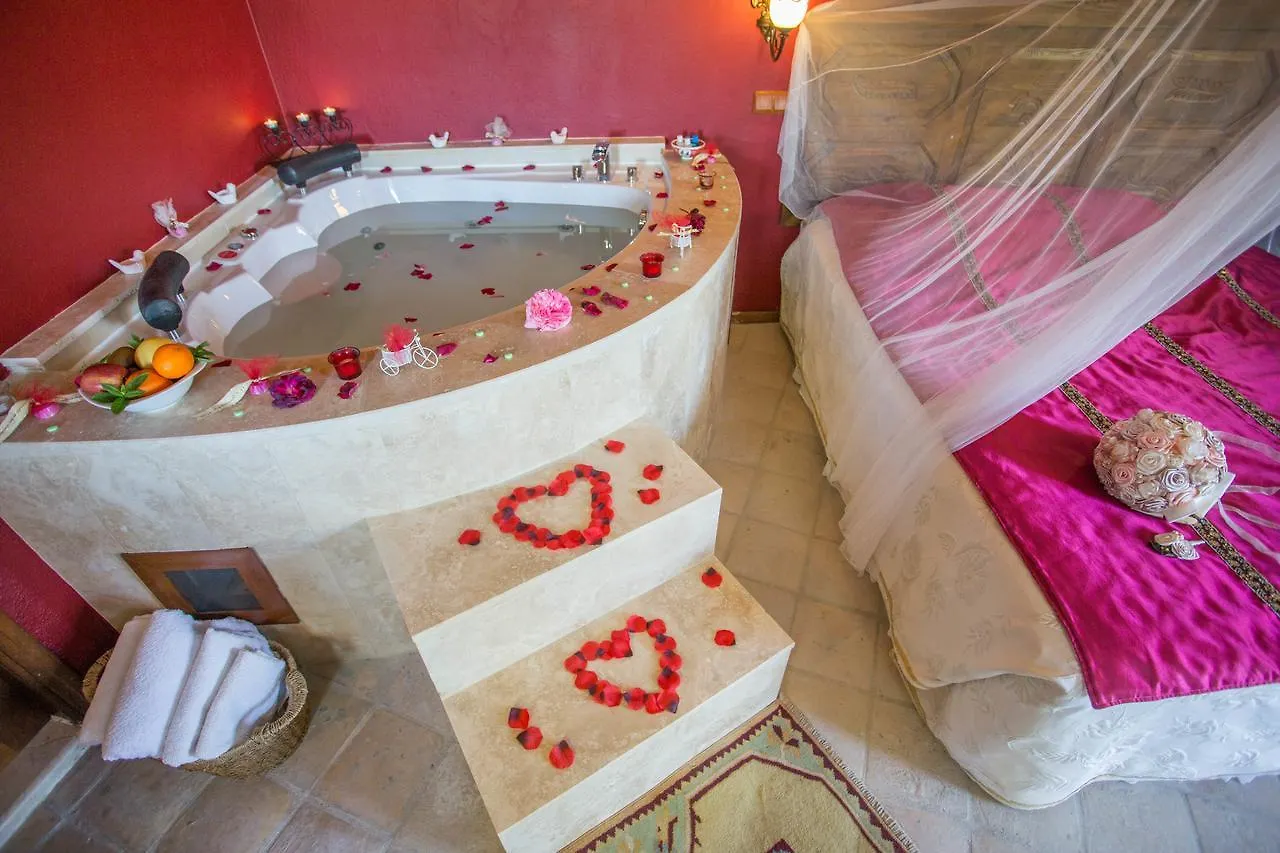 Efes Butik Otel Киразлы